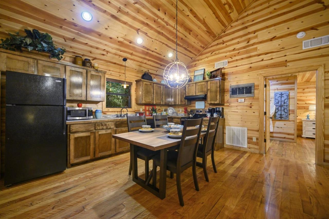 Shear Pleasure Broken Bow Exterior foto